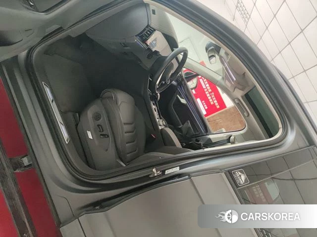 Volkswagen Touareg id 4274669 из Китая 7