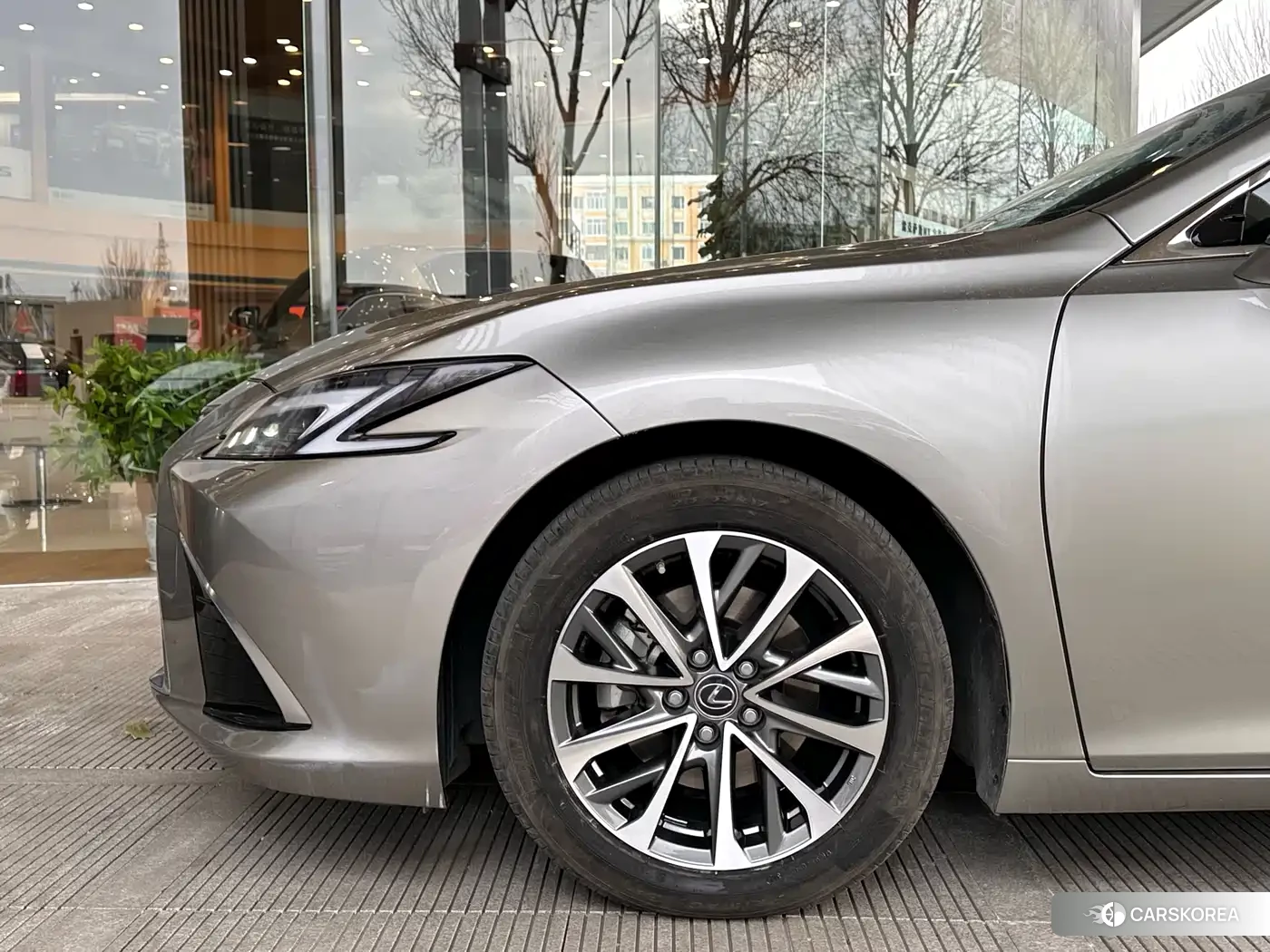 Lexus ES id 4545967 из Китая 9