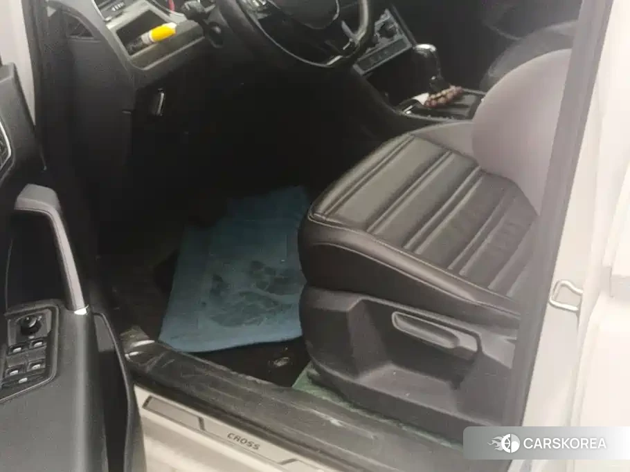 Volkswagen Touran id 4577689 из Китая 13