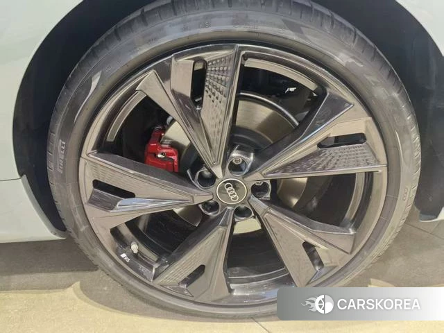Audi A7L id 4261633 из Китая 14