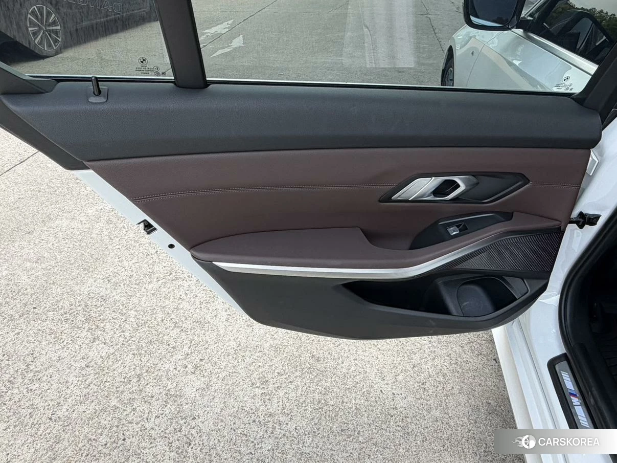 BMW 3 series id 4455337 из Китая 16