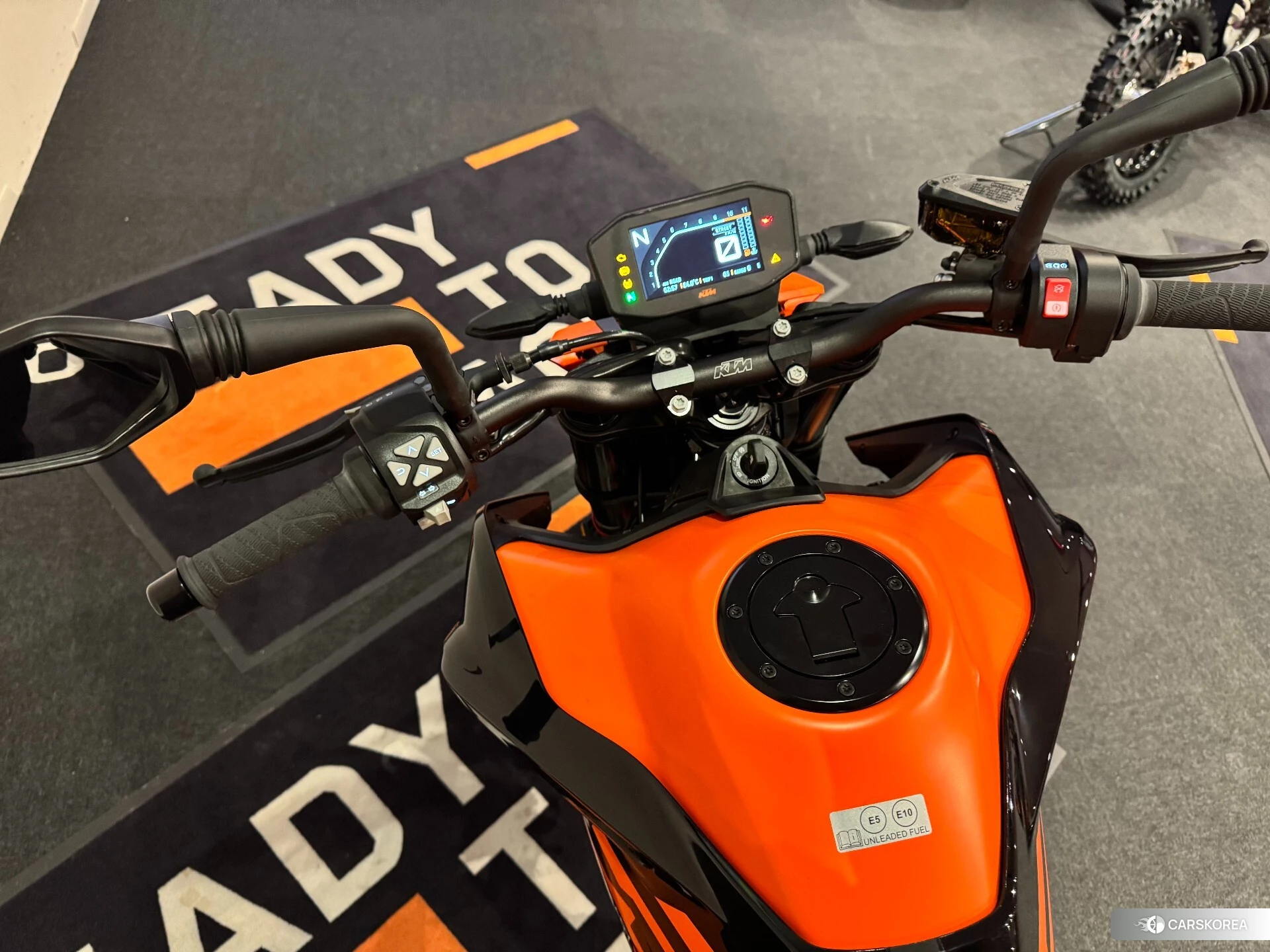 KTM 890 DUKE GP id 4352901 из Японии 7