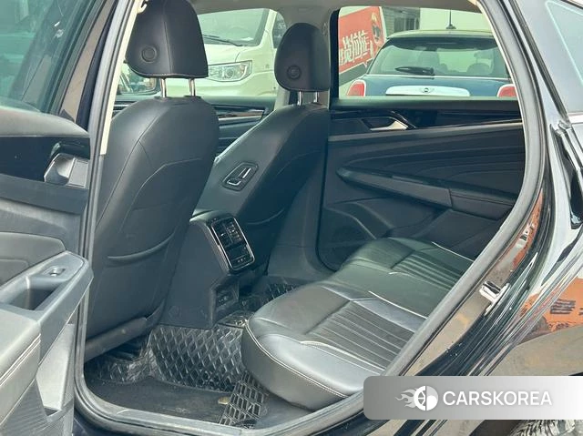 Volkswagen Passat id 4263845 из Китая 7
