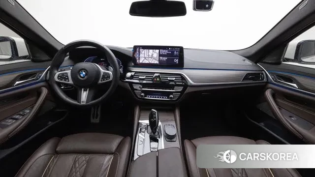 BMW 5 Series (G30) id 3741509 из Кореи 17