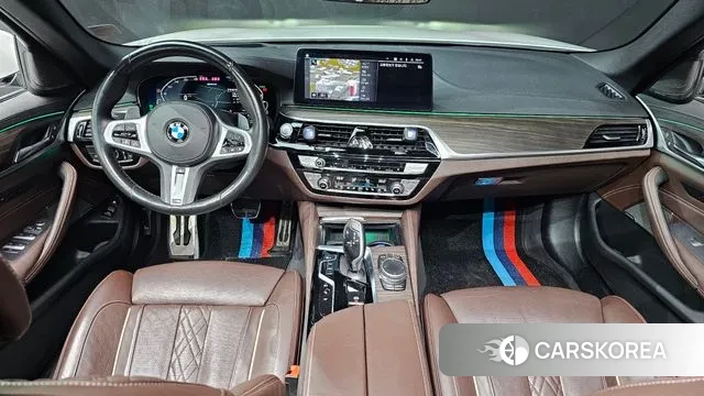 BMW 5 Series (G30) id 3504184 из Кореи 17