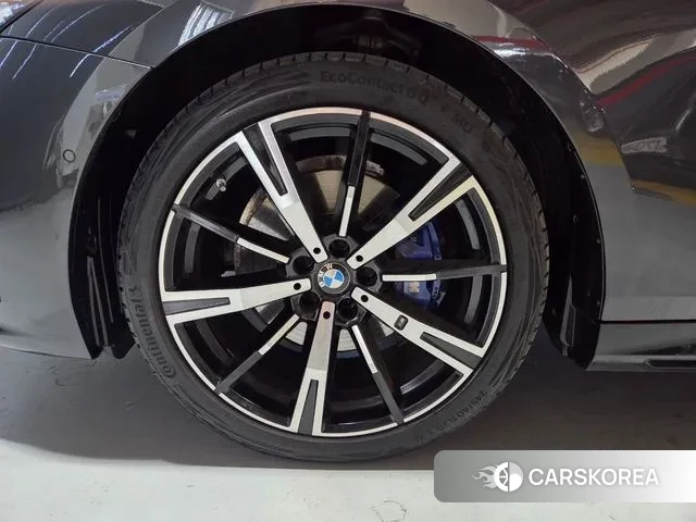 BMW 5 Series (G60) id 3359654 из Кореи 17