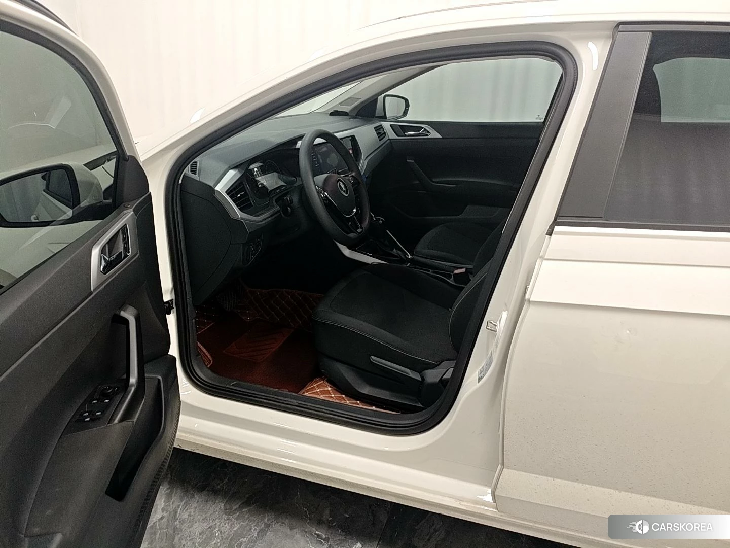 Volkswagen Polo id 4498855 из Китая 17