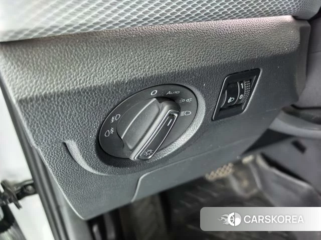 Volkswagen Exploring the shadow id 4359418 из Китая 17