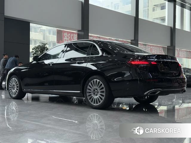 Mercedes-Benz E-class id 4256239 из Китая 7