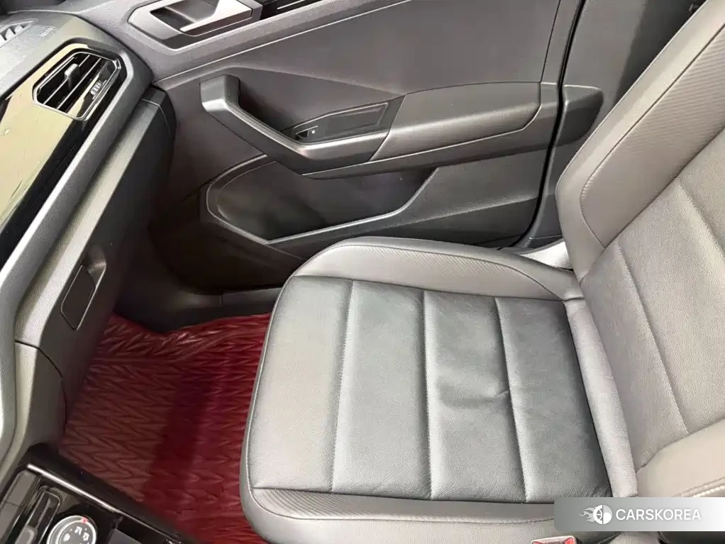 Volkswagen T-Roc id 4679753 из Китая 21