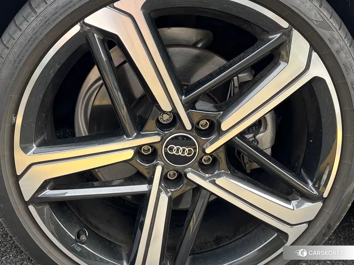 Audi A4L id 4644588 из Китая 7