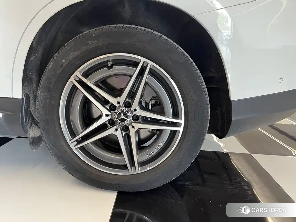 Mercedes-Benz EQC id 4680646 из Китая 24