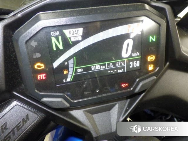 Kawasaki ZX-4R SE id 3949155 из Японии 29