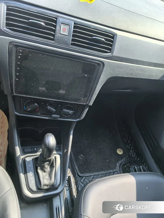 Volkswagen Santana id 4259618 из Китая 12