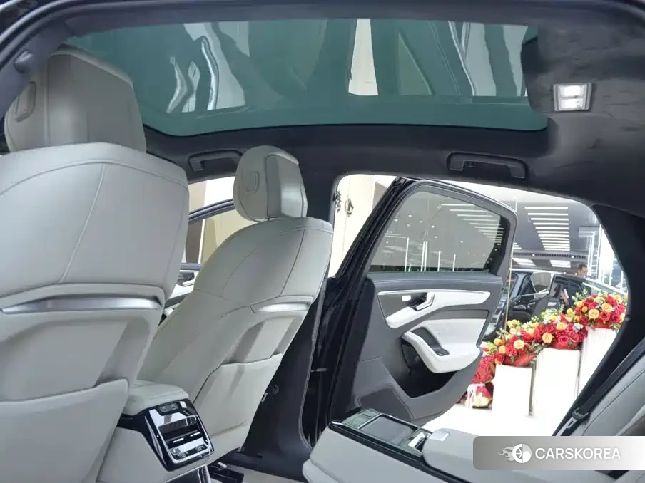 Audi A6L id 4653880 из Китая 13