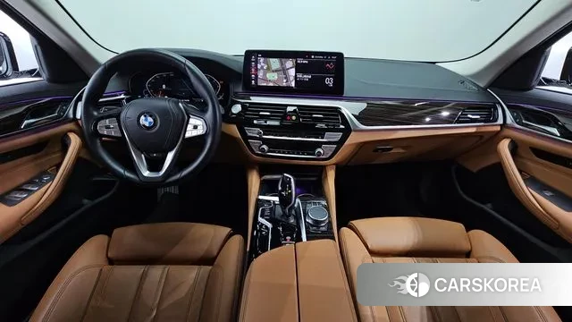 BMW 5 Series (G30) id 3438464 из Кореи 17