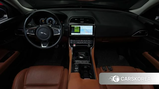 Jaguar XE id 4632890 из Кореи 17