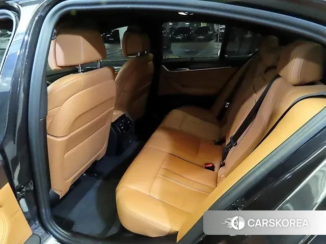 BMW 5 Series (G30) id 3442523 из Кореи 16