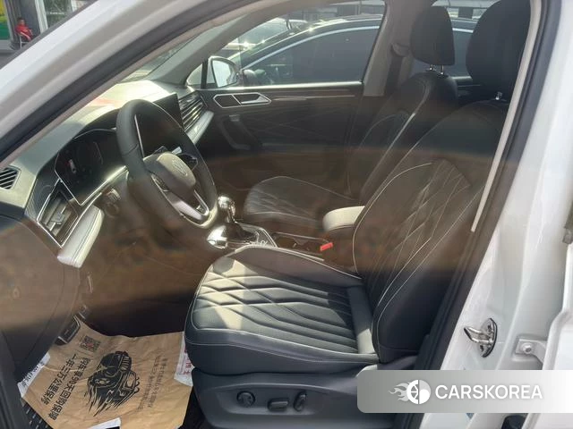 Volkswagen Tiguan L id 4290574 из Китая 12