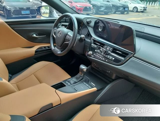 Lexus ES id 4301759 из Китая 13