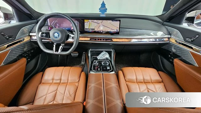 BMW 7 Series (G70) id 3922159 из Кореи 17