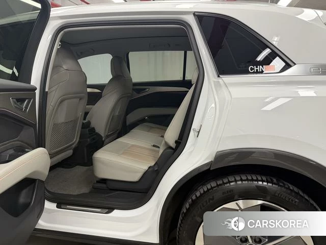 Audi Q5 e-tron id 4300370 из Китая 17