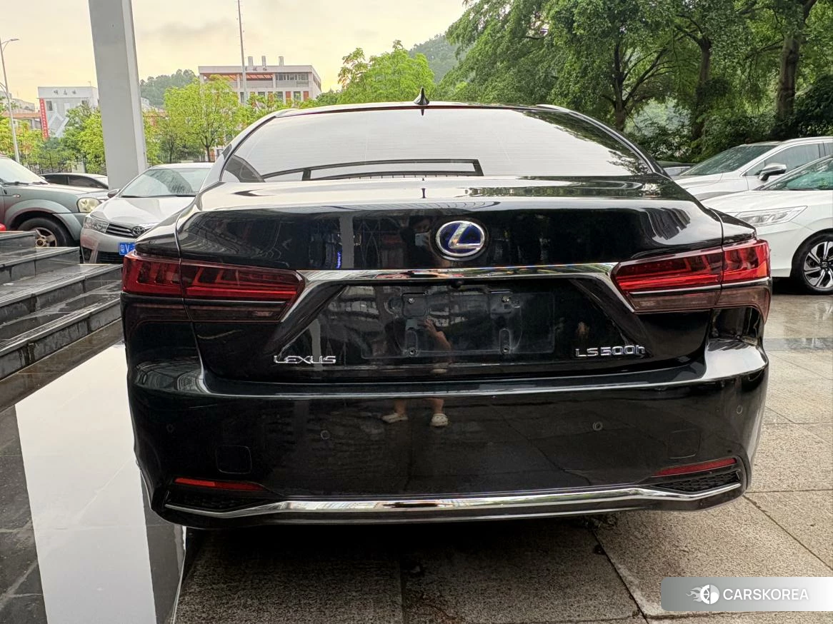 Lexus LS id 4467804 из Китая 7