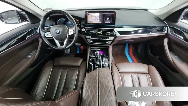 BMW 5 Series (G30) id 3433297 из Кореи 17