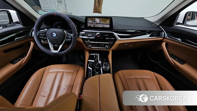 BMW 5 Series (G30) id 4619947 из Кореи 28