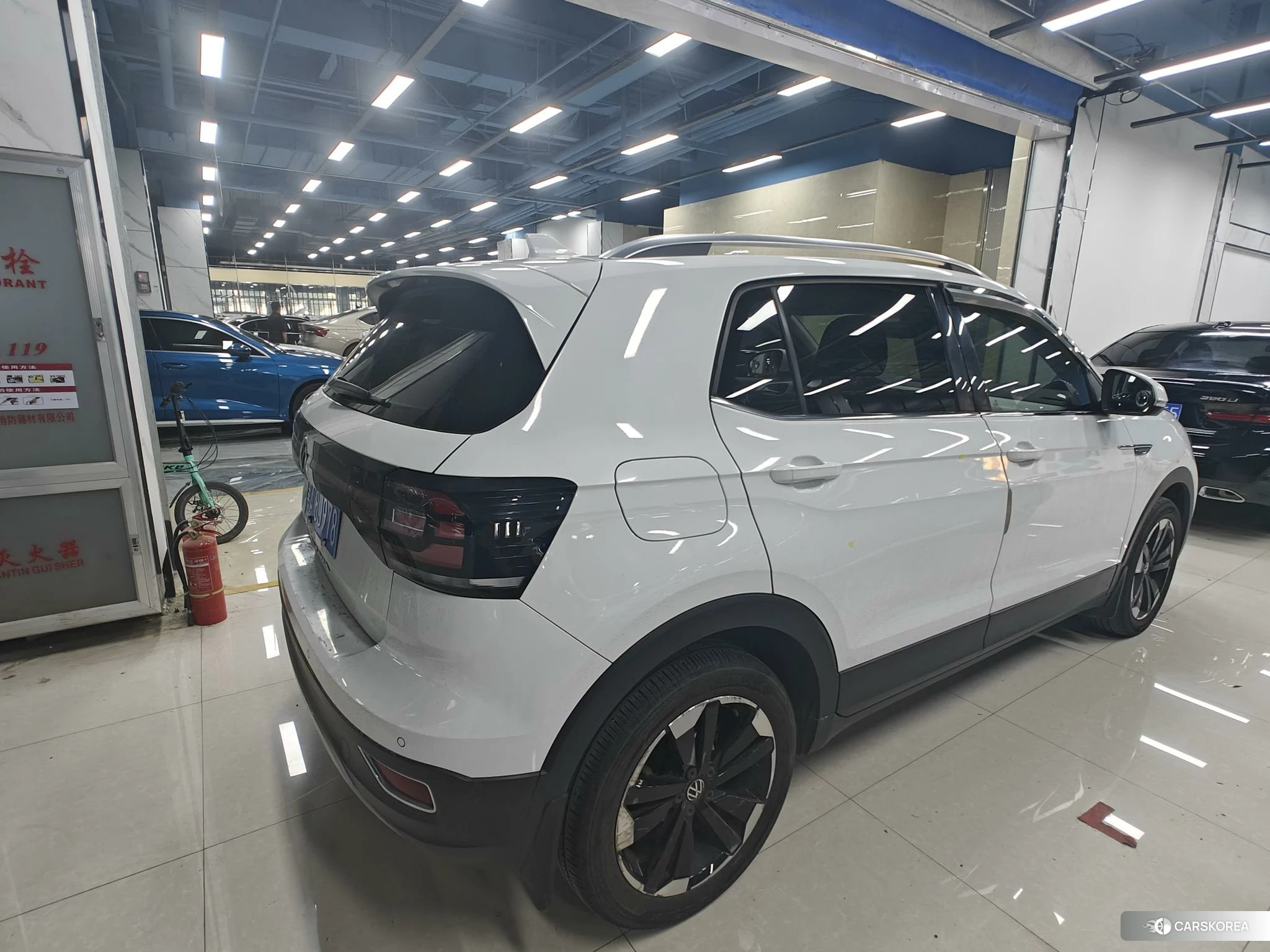 Volkswagen Exploring the shadow id 4493054 из Китая 11