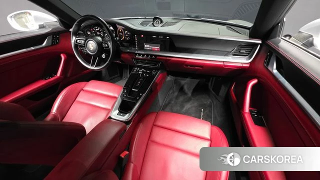 Porsche 911(992) id 4317619 из Кореи 27