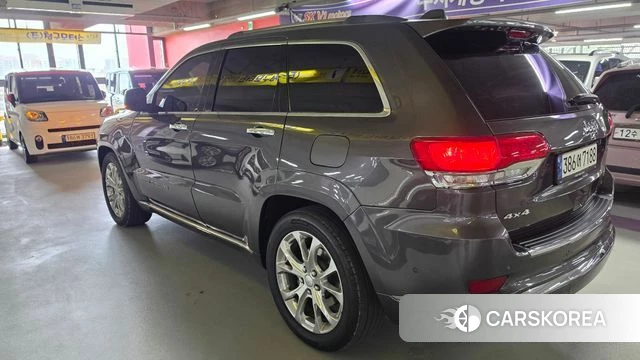 Jeep Grand Cherokee id 4518860 из Кореи 17