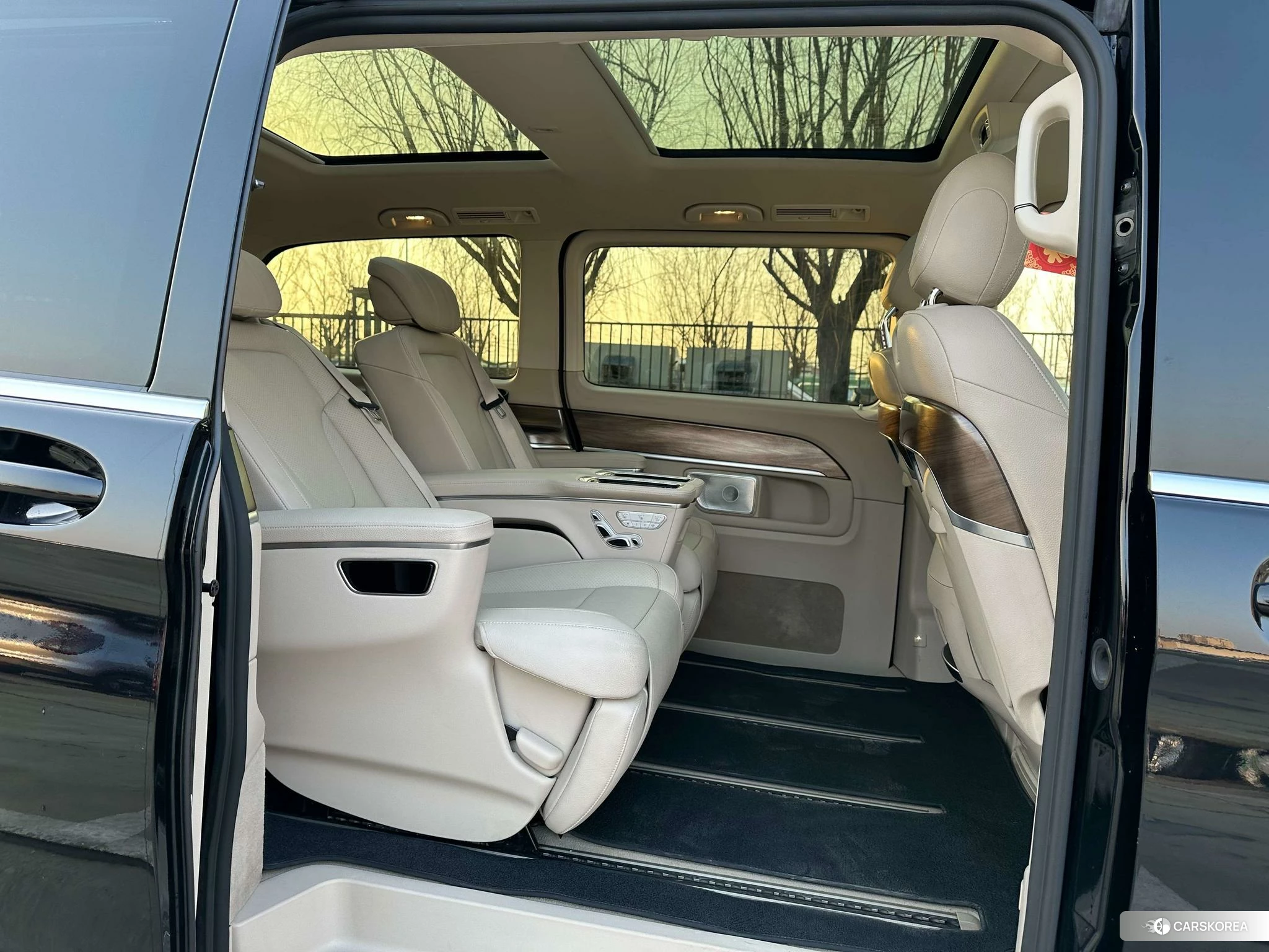 Mercedes-Benz V-class id 4486627 из Китая 24