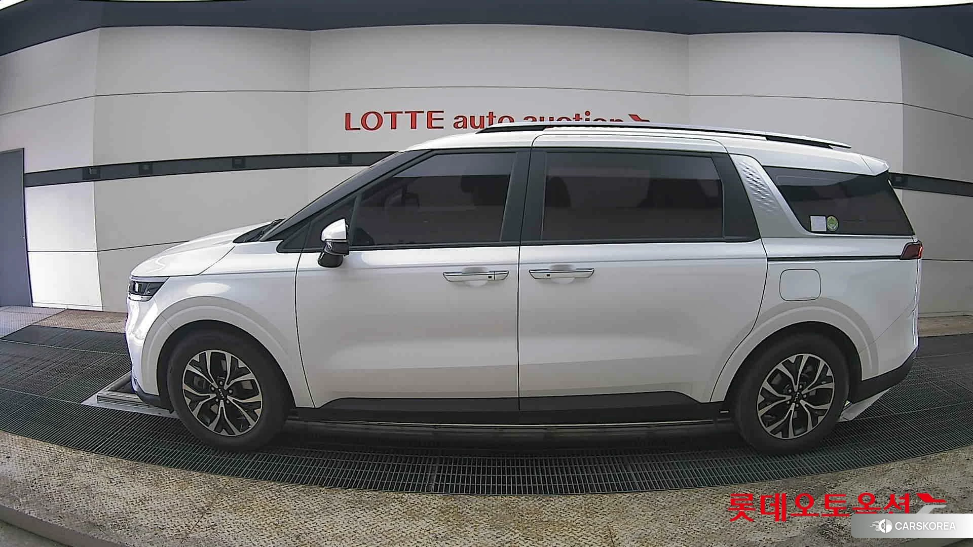 Kia Carnival id 3888419 из Кореи 34