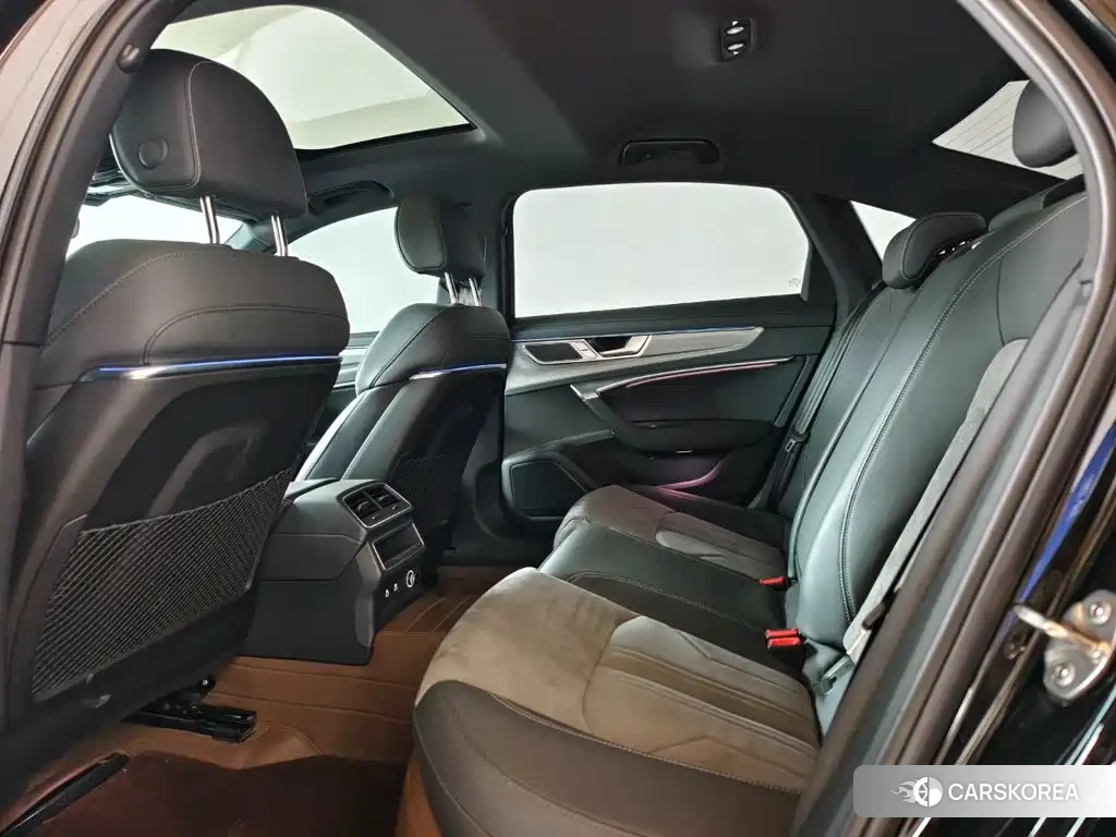 Audi A6L id 4629749 из Китая 13