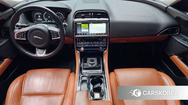 Jaguar XE id 3403113 из Кореи 17