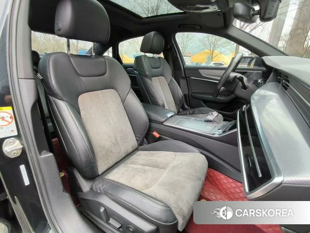 Audi A6L id 4300992 из Китая 9