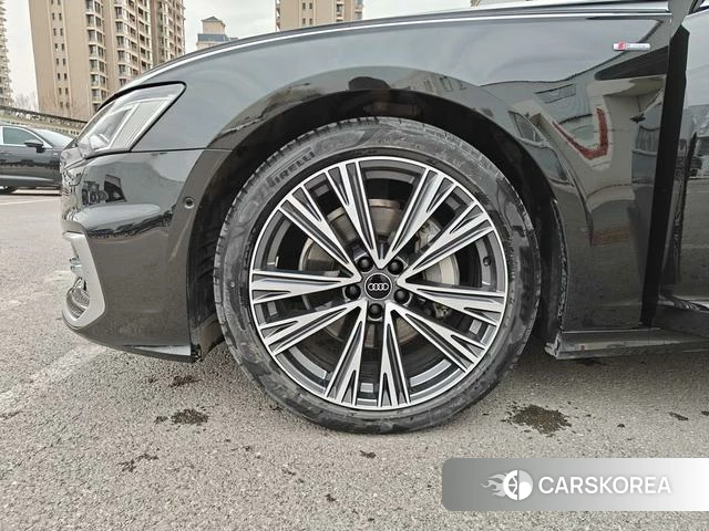 Audi A6L id 3901880 из Китая 21