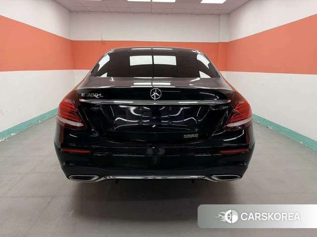 Mercedes-Benz E-class id 4242101 из Китая 7