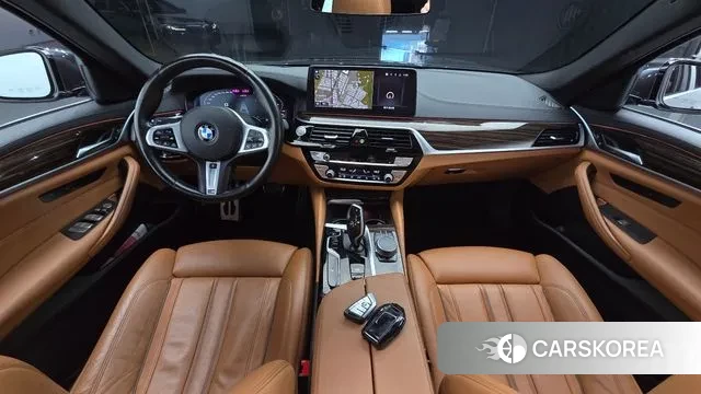 BMW 5 Series (G30) id 3422129 из Кореи 17