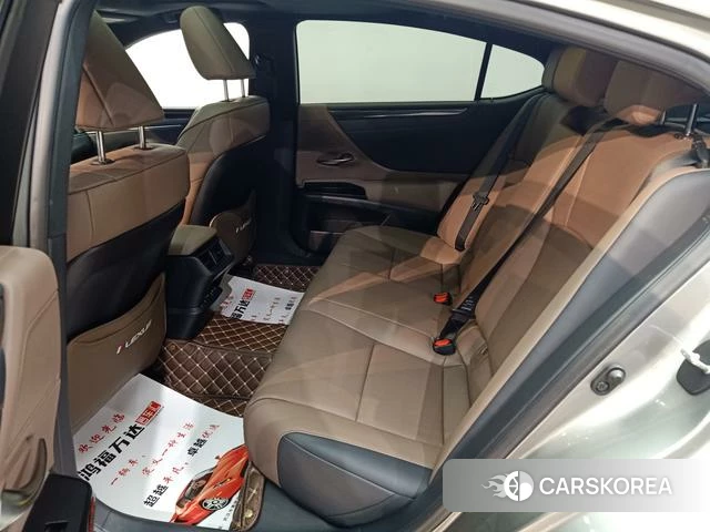 Lexus ES id 4298127 из Китая 22