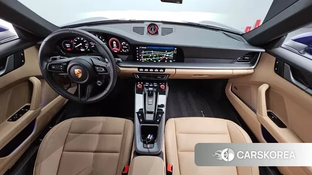 Porsche 911(992) id 3596335 из Кореи 17