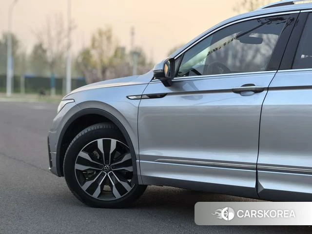 Volkswagen Tiguan L id 4299655 из Китая 12