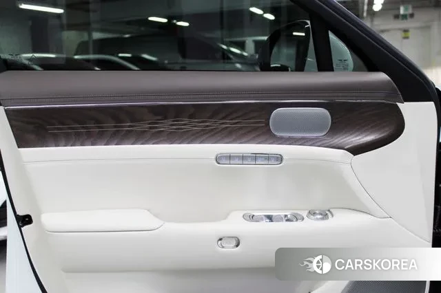 Genesis G90 (RS4) id 2968442 из Кореи 17