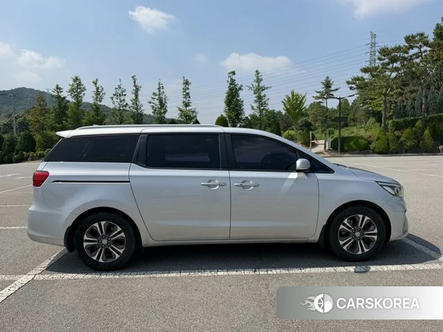 Kia The New Carnival id 4448082 из Кореи 17