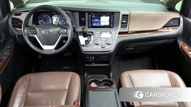 Toyota Sienna id 3708901 из Кореи 17