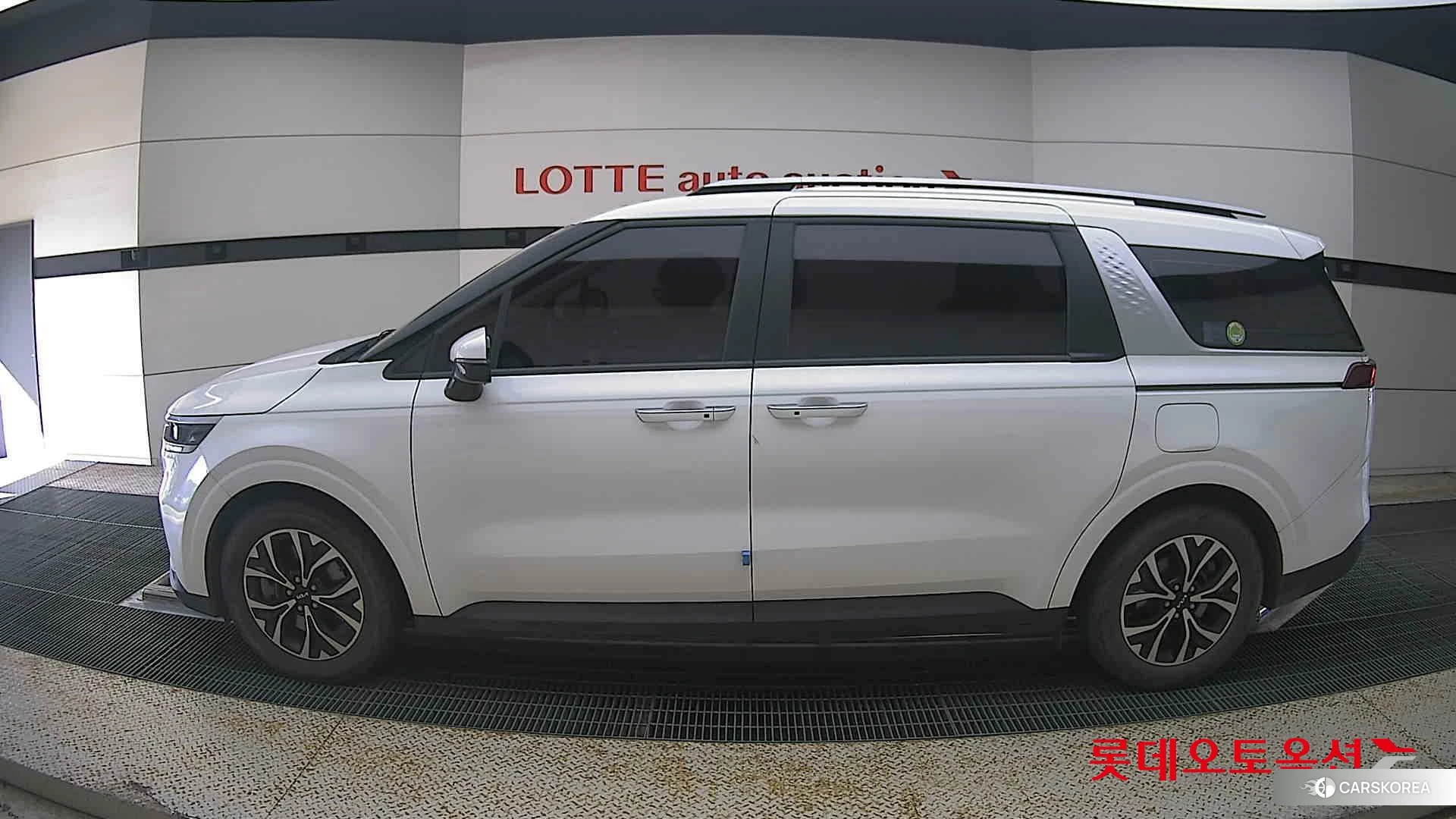 Kia Carnival id 4679348 из Кореи 34