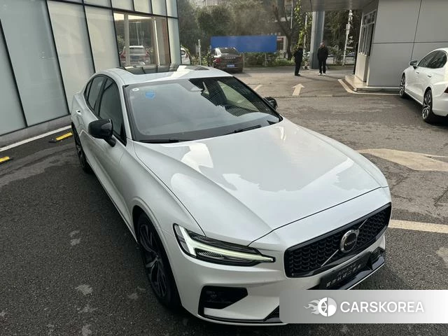 Volvo S60 id 3875906 из Китая 23