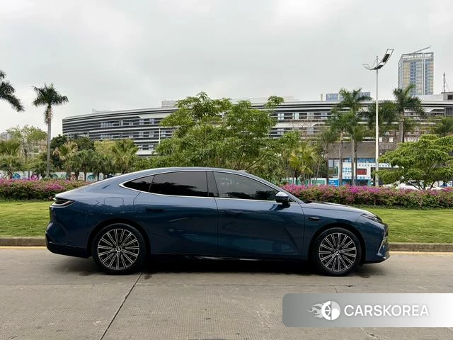 Geely Galaxy Galaxy Sparkle 8 PHEV id 3957667 из Китая 25