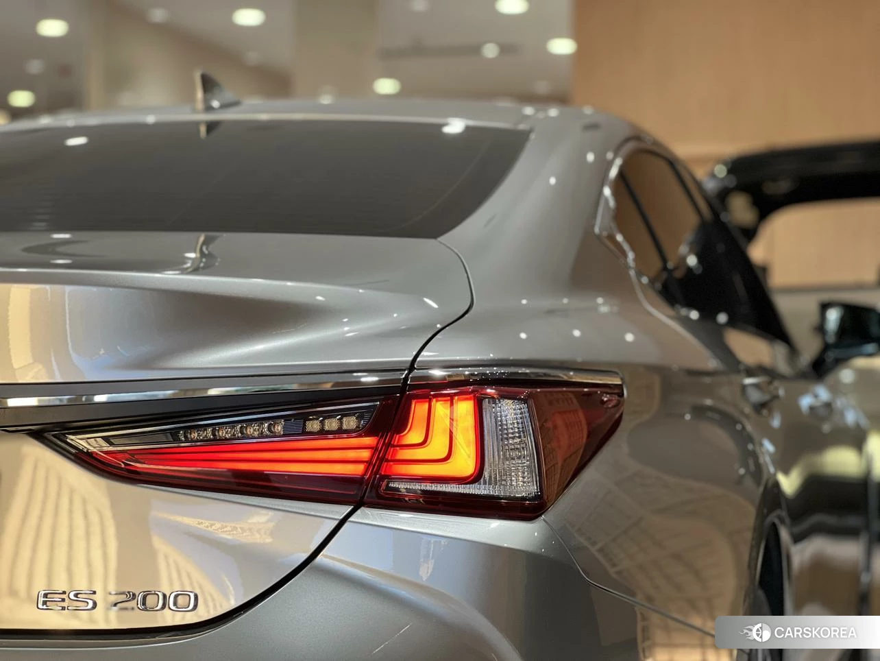 Lexus ES id 4461792 из Китая 13